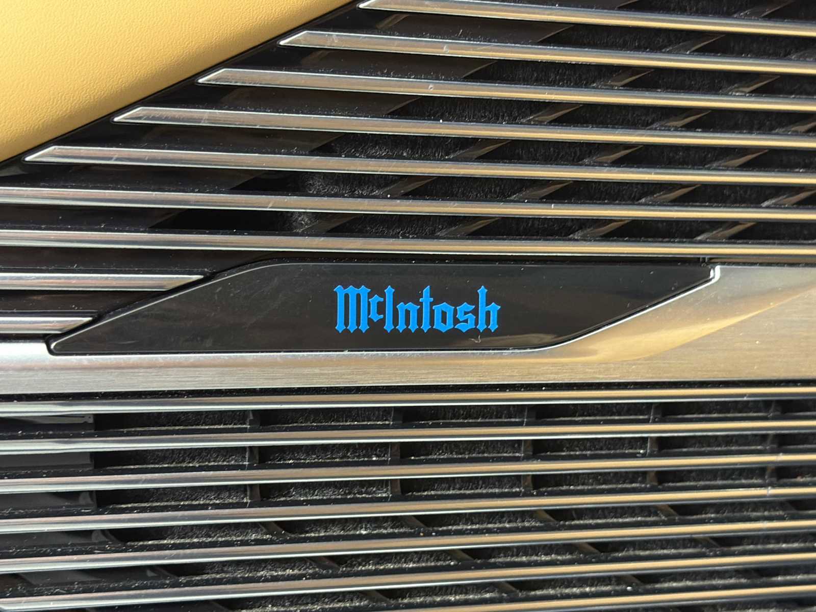 Used 2022 Jeep Grand Wagoneer Series III w/ Rear Seat Video Group 1 image 28