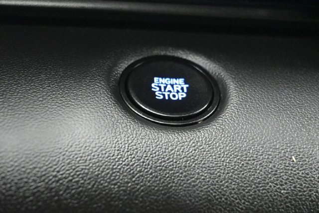 Used 2025 Hyundai Elantra Sport FWD image 21