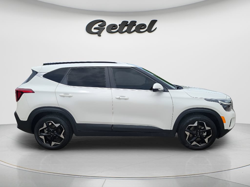 Used 2024 Kia Seltos EX FWD image 3