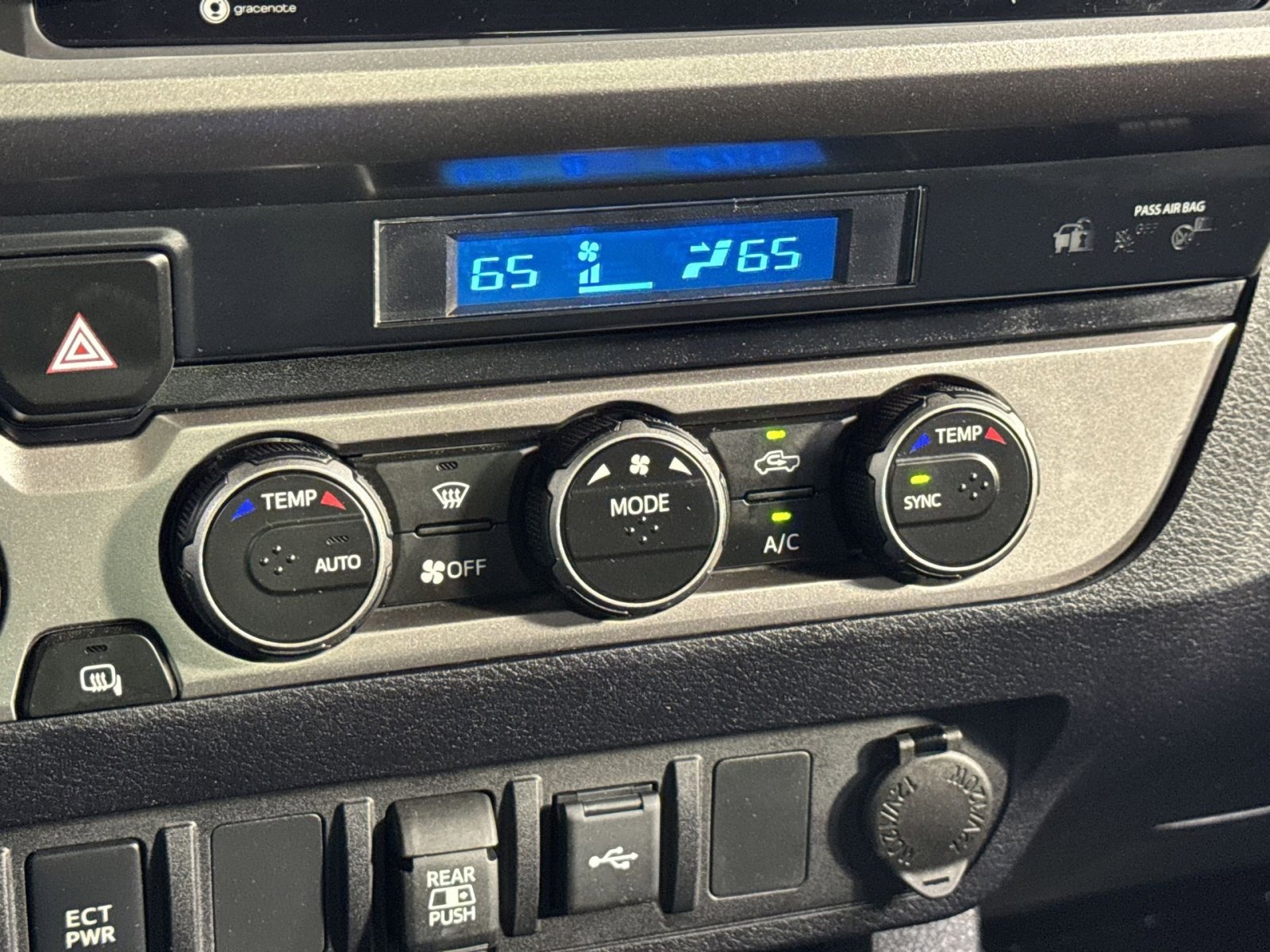 Used 2023 Toyota Tacoma SR5 AWD/4WD image 33