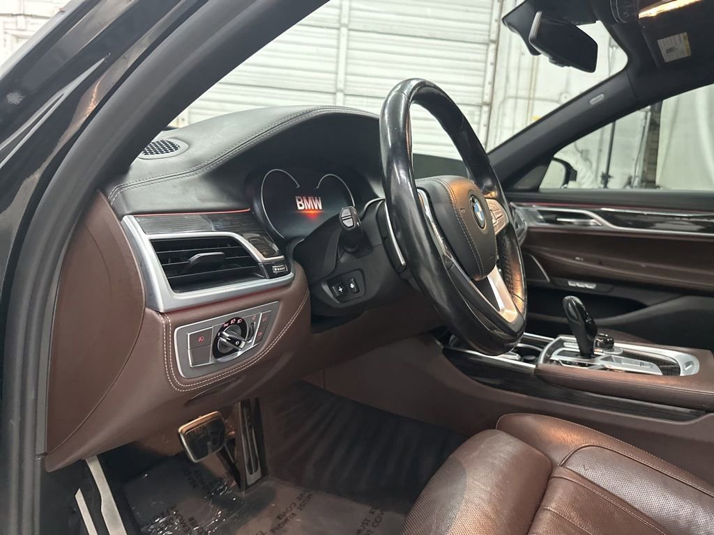 Used 2018 BMW 740i RWD image 14