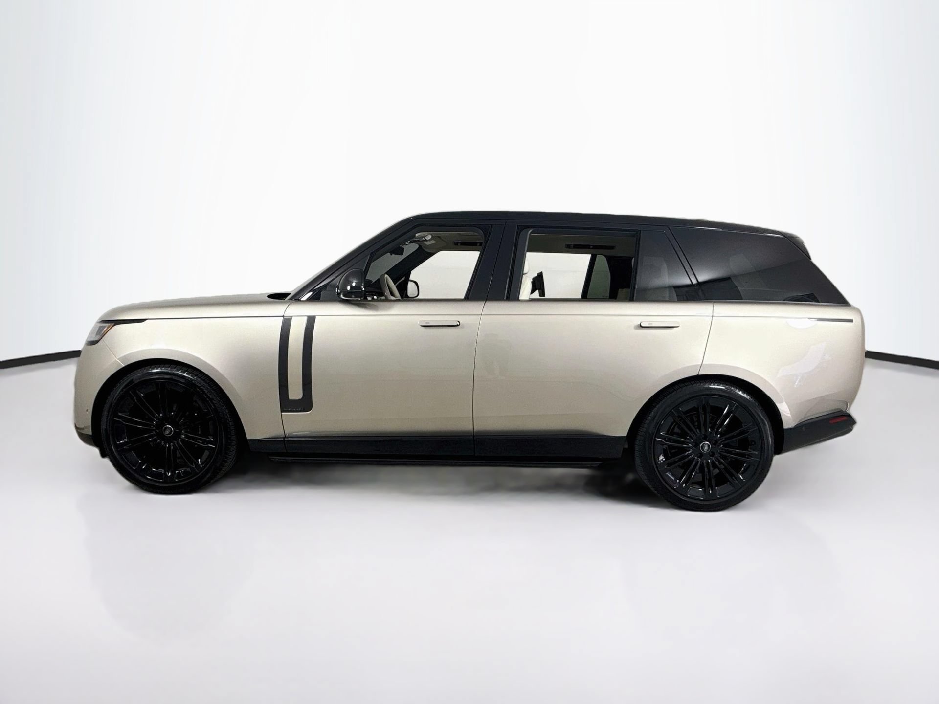 Used 2024 Land Rover Range Rover Long Wheelbase Autobiography AWD/4WD image 4