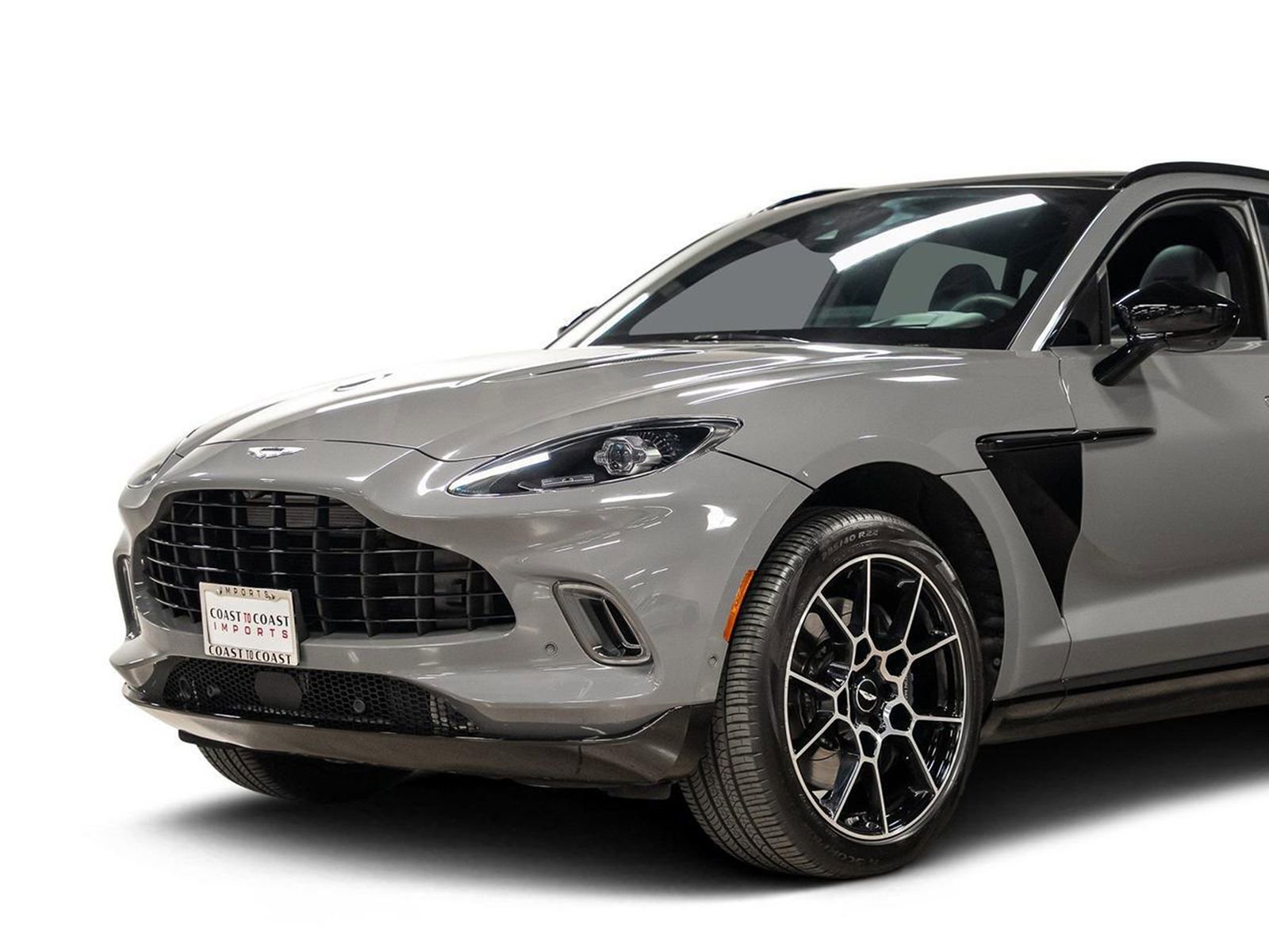 Used 2021 Aston Martin DBX image 13