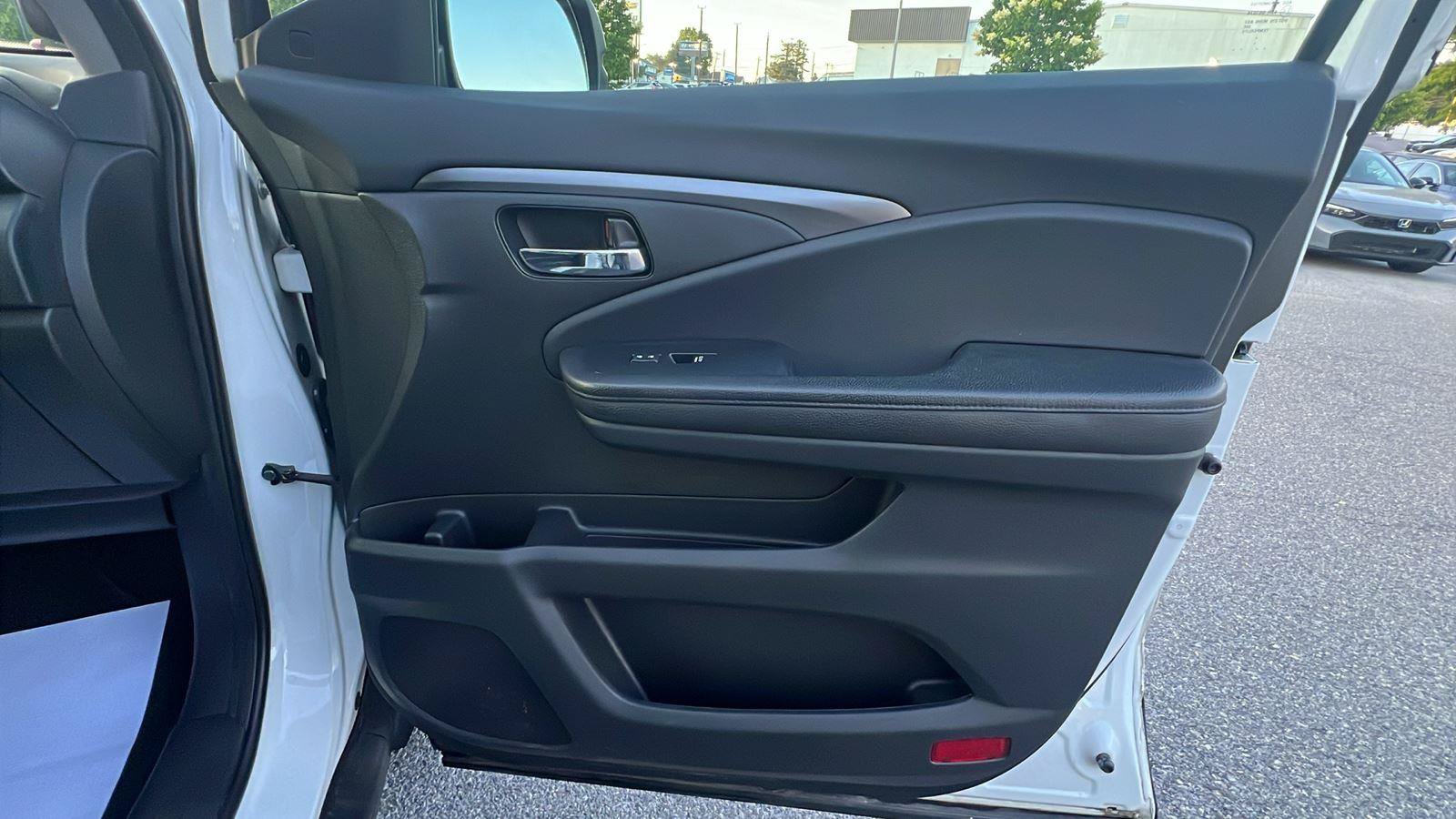 Used 2022 Honda Pilot Special Edition image 12