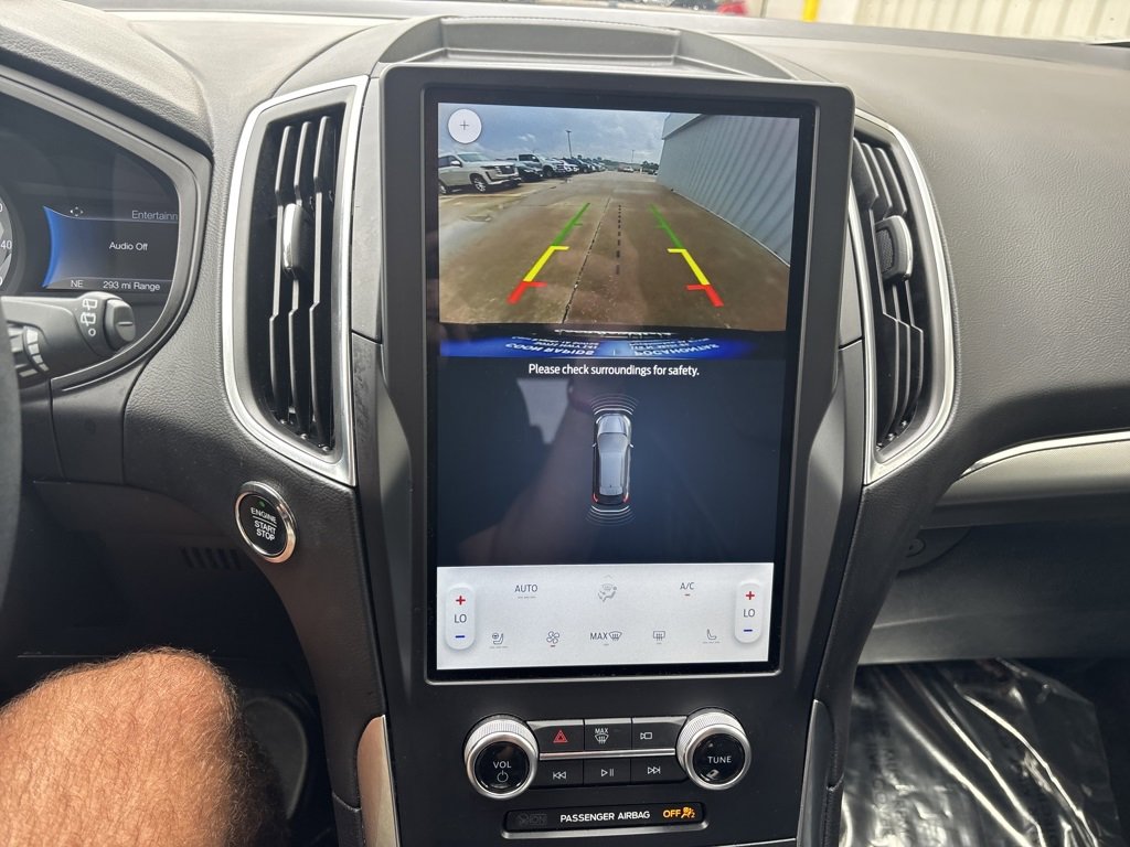 Used 2024 Ford Edge Titanium image 37