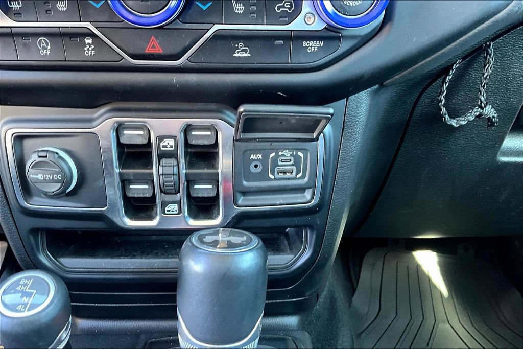 Used 2021 Jeep Wrangler Unlimited Sahara w/ Uconnect 4C Nav & Sound Group AWD/4WD image 17