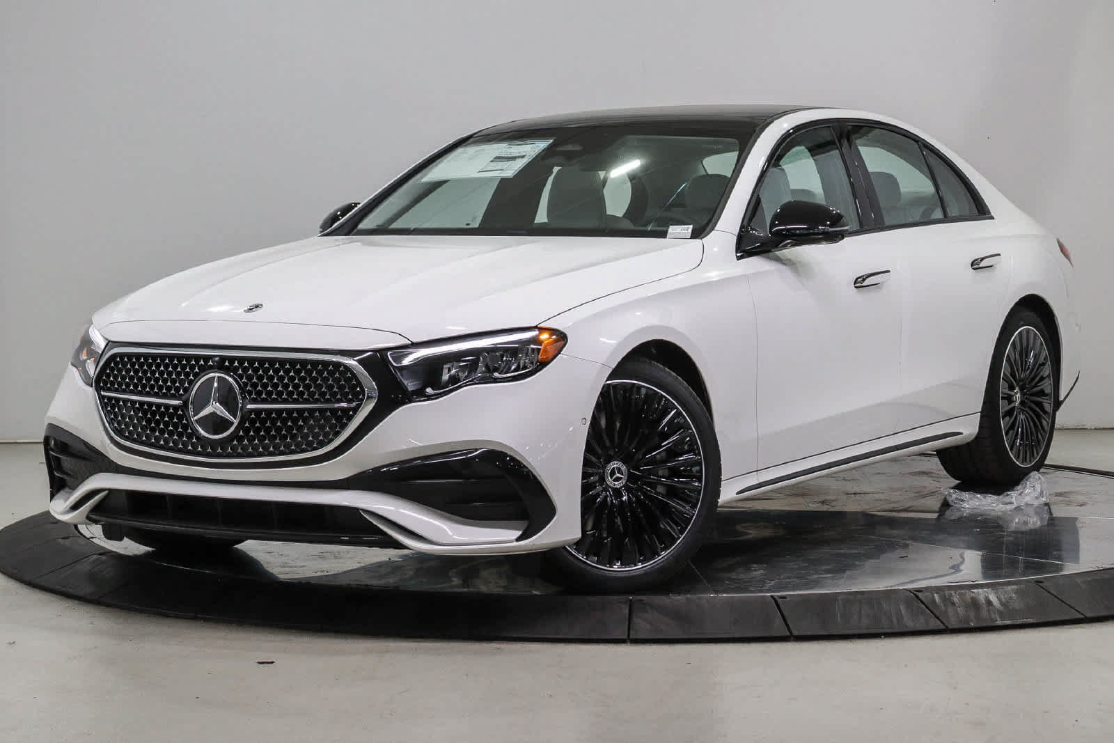 New 2027 Mercedes-Benz E 450 4MATIC Sedan image 1