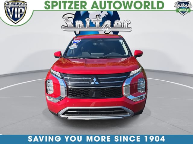 Used 2025 Mitsubishi Outlander SE AWD/4WD image 3