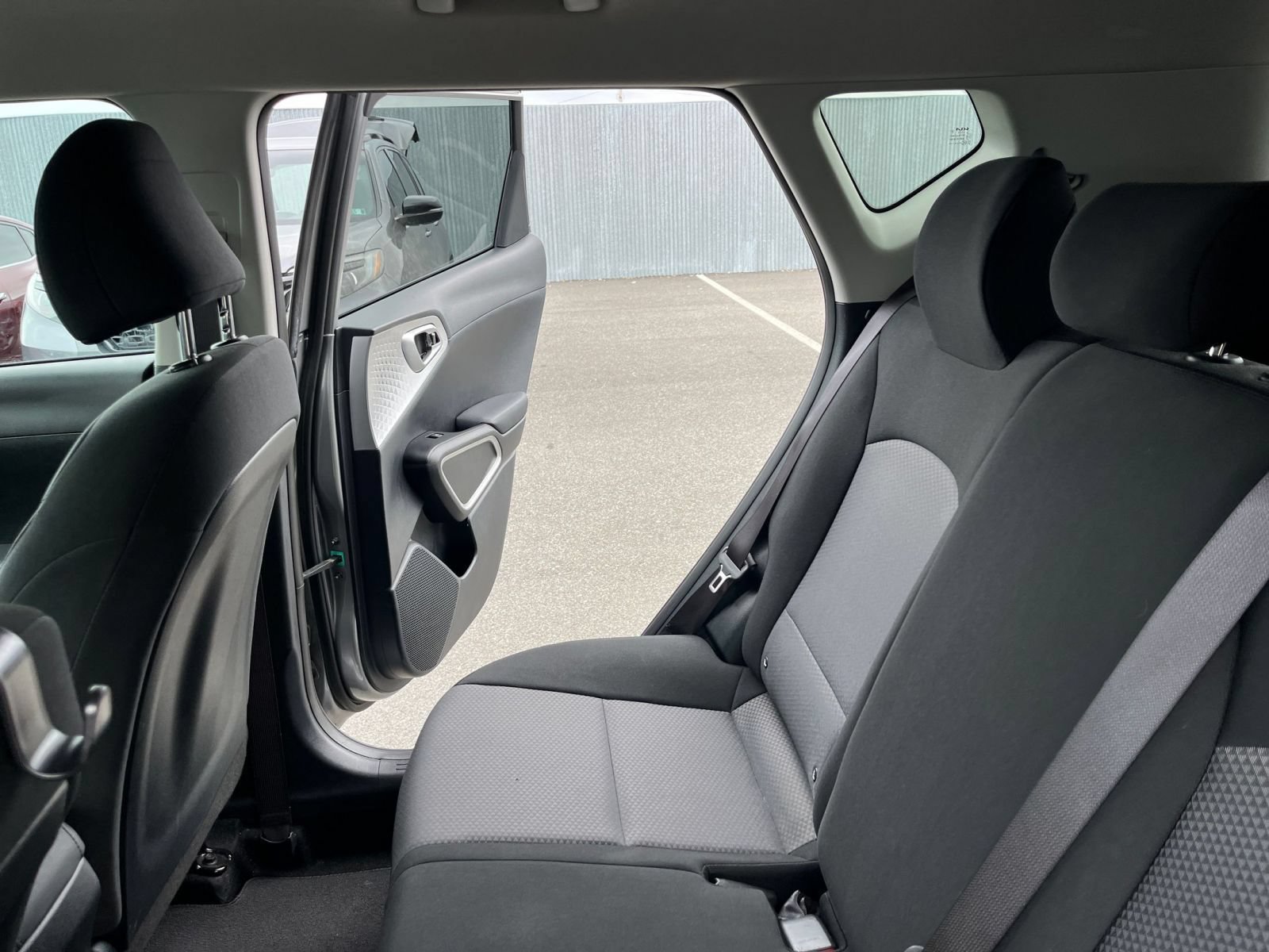 Used 2025 Kia Soul LX w/ LX Technology Package FWD image 36