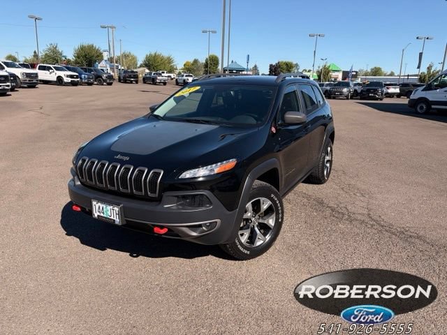 Used 2017 Jeep Cherokee Trailhawk w/ Comfort/Convenience Group AWD/4WD image 1