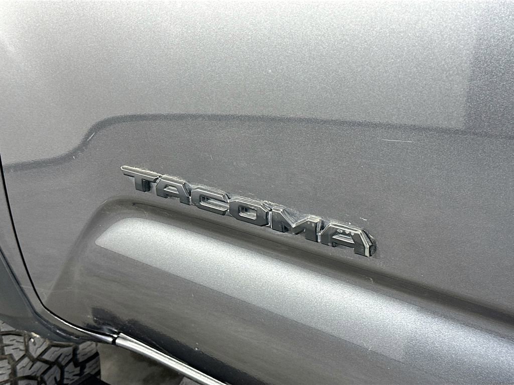 Used 2020 Toyota Tacoma TRD Off-Road AWD/4WD image 28