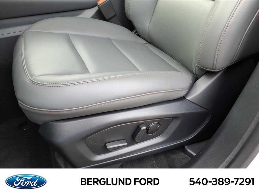 New 2026 Ford Explorer Active w/ Active Comfort Package AWD/4WD image 11