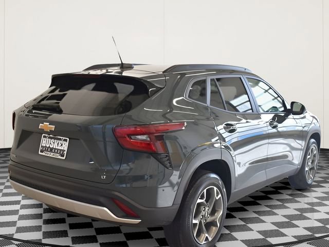 Used 2025 Chevrolet Trax LT FWD image 4