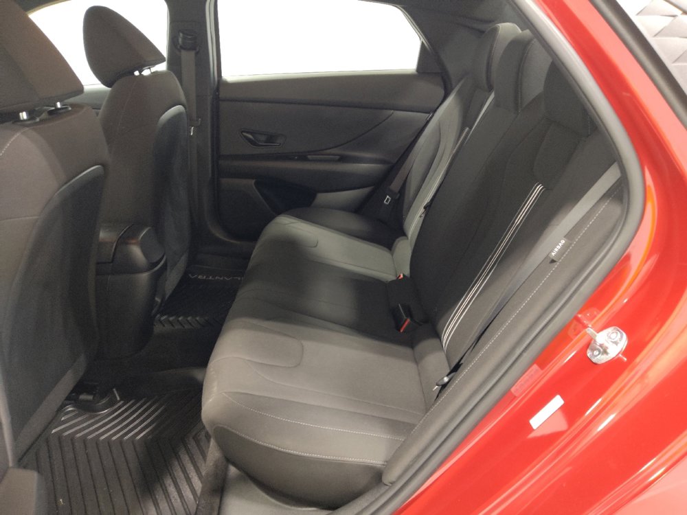 Used 2025 Hyundai Elantra Sport FWD image 18