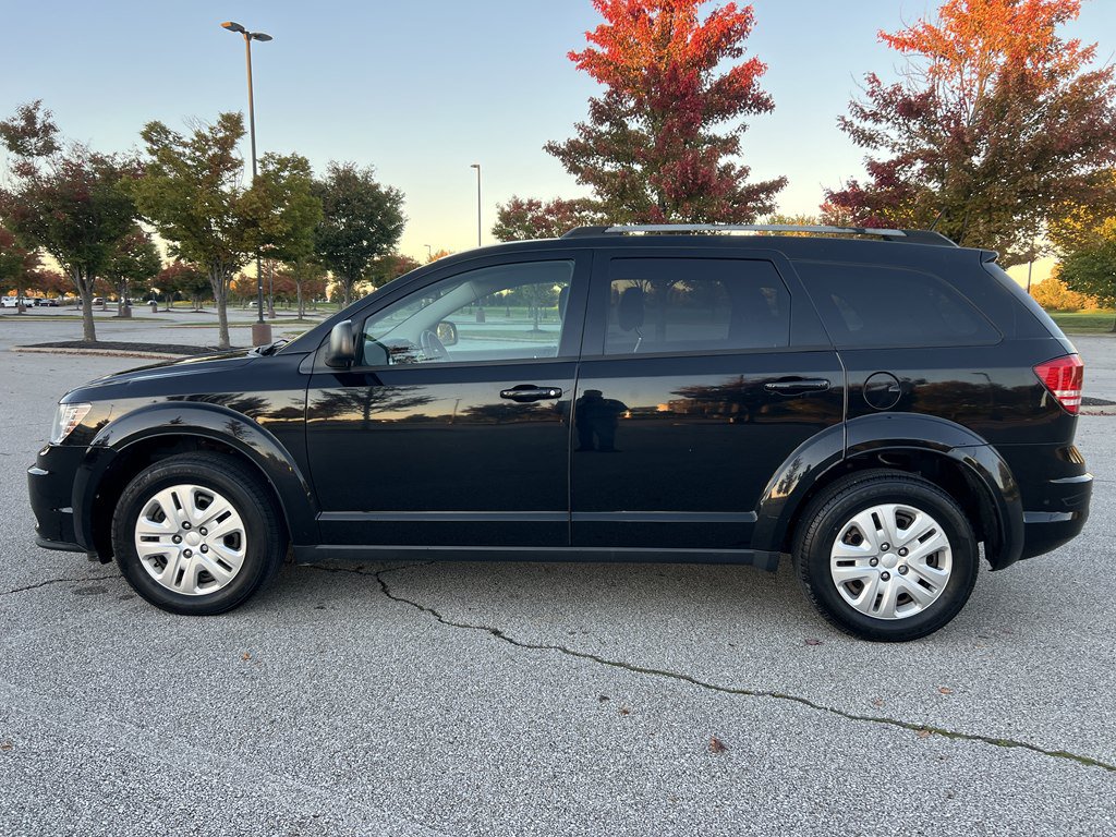 Used 2017 Dodge Journey SE FWD image 2