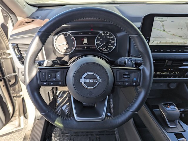 Used 2023 Nissan Rogue SL w/ SL Premium Package image 10