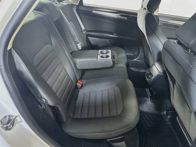 Used 2020 Ford Fusion SE FWD image 16