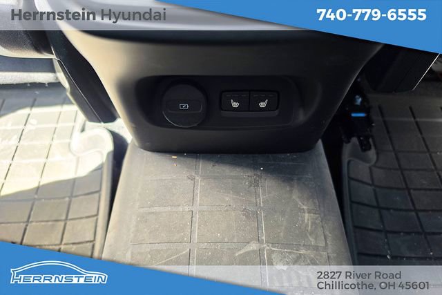 Used 2024 Volvo XC40 B5 Plus w/ Climate Package AWD/4WD image 26