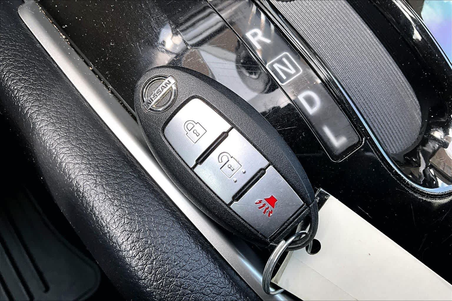 Used 2016 Nissan Rogue SV FWD image 14