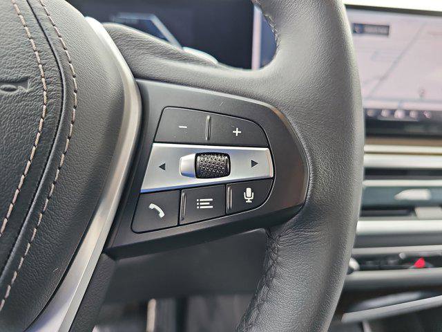 Used 2025 BMW X5 sDrive40i w/ Premium Package image 18