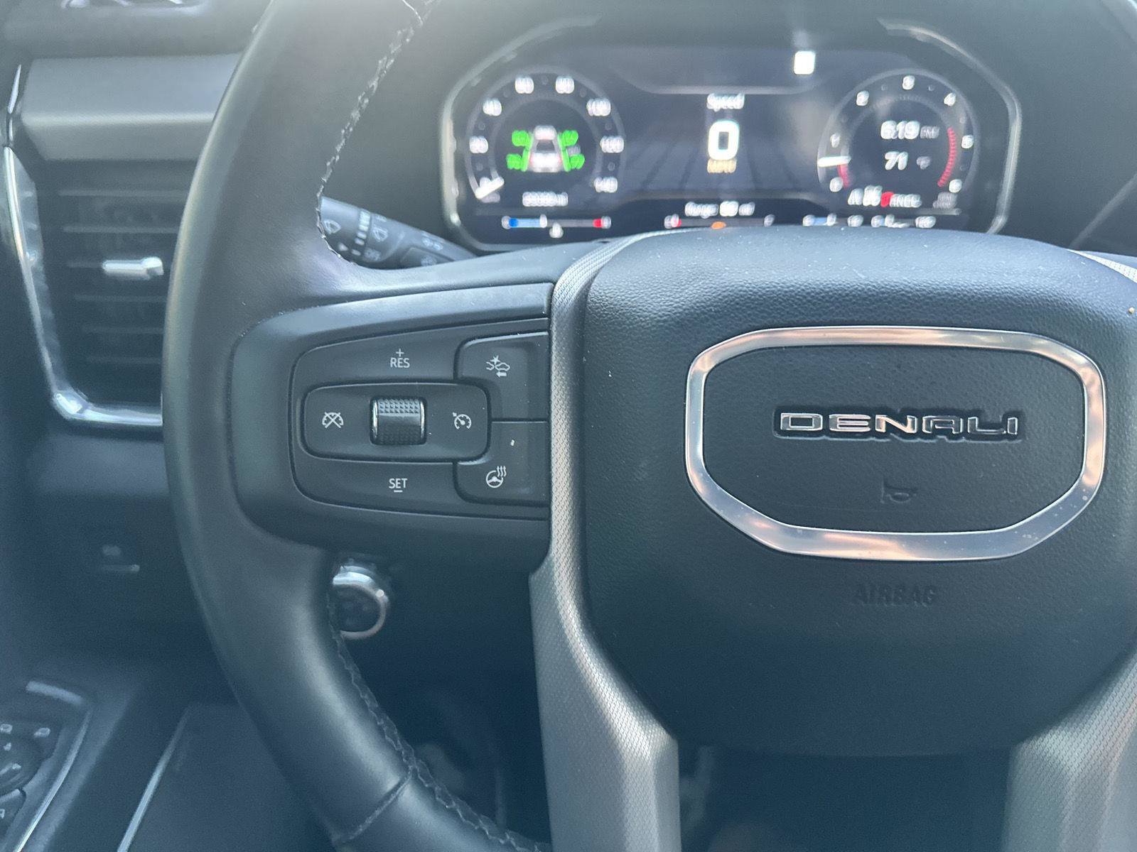 Used 2024 GMC Sierra 3500 Denali w/ Denali Reserve Package AWD/4WD image 25