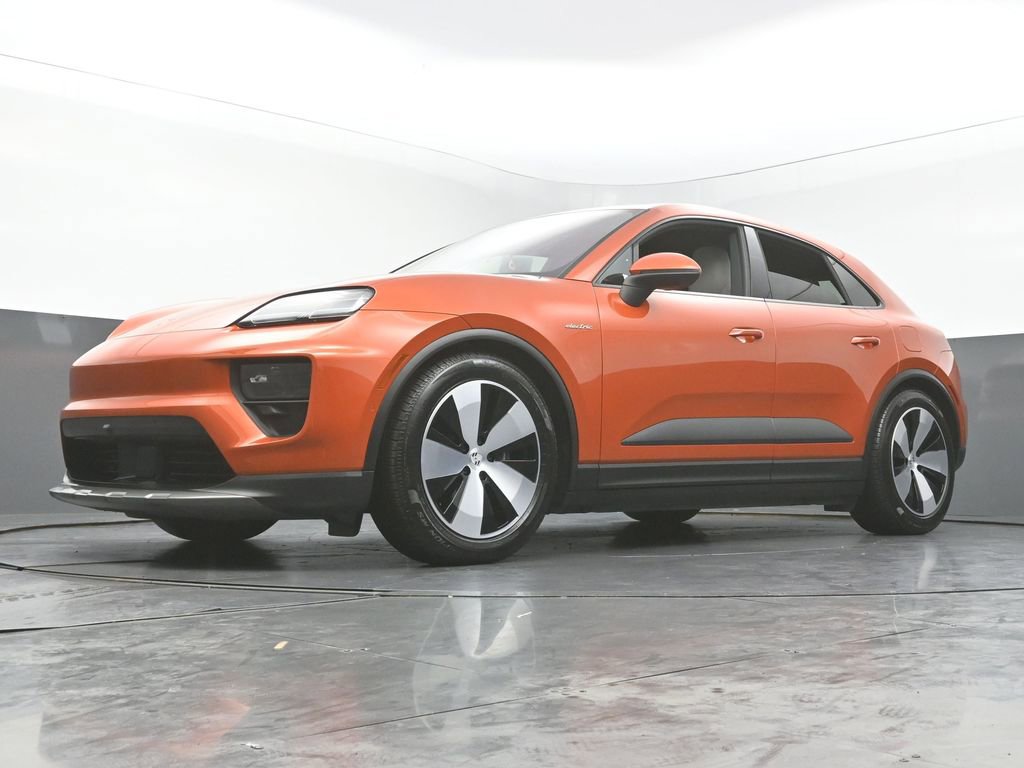 Used 2024 Porsche Macan 4 Electric AWD/4WD image 43