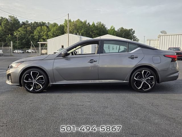 Used 2024 Nissan Altima 2.5 SR FWD image 2