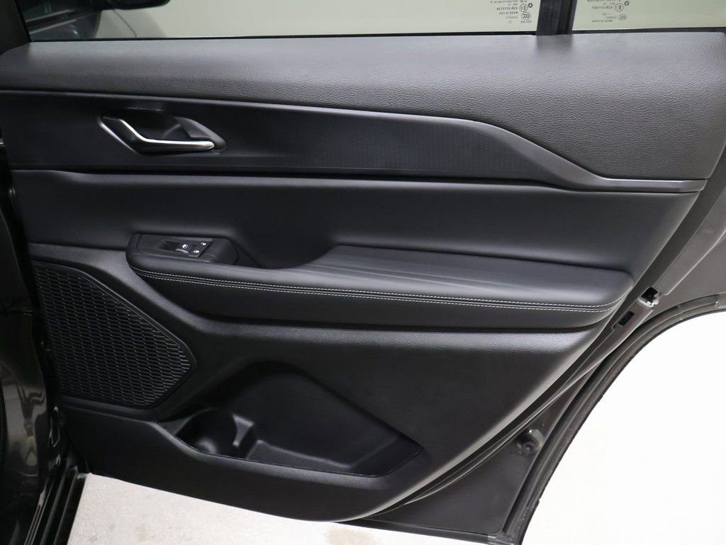 New 2025 Jeep Grand Cherokee L Laredo w/ Luxury Tech Group I image 18