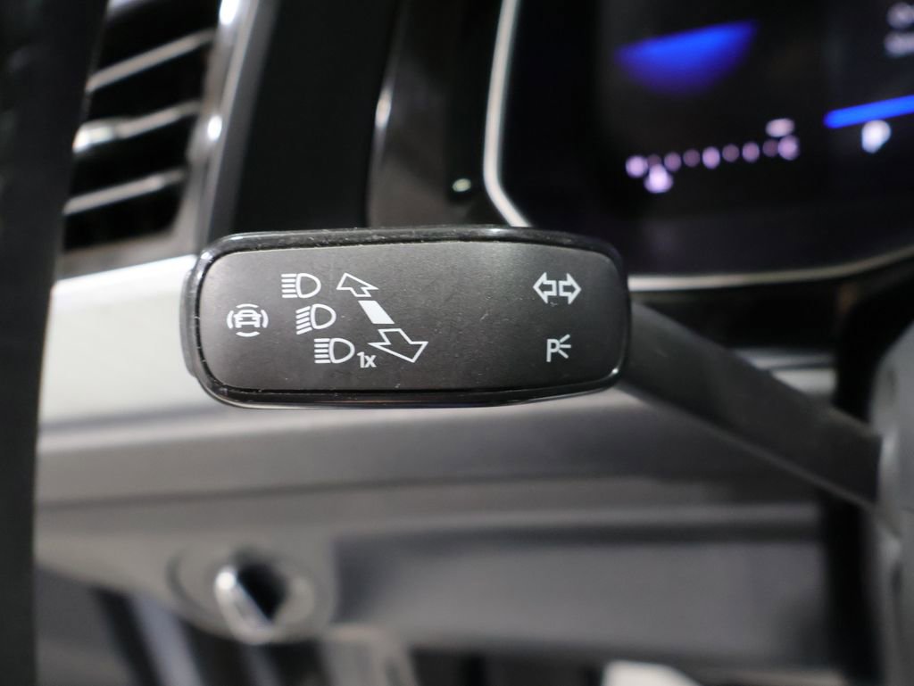 Used 2024 Volkswagen Jetta SE FWD image 36