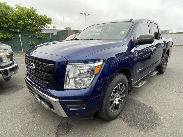 Used 2021 Nissan Titan SV w/ SV Convenience Package AWD/4WD image 3
