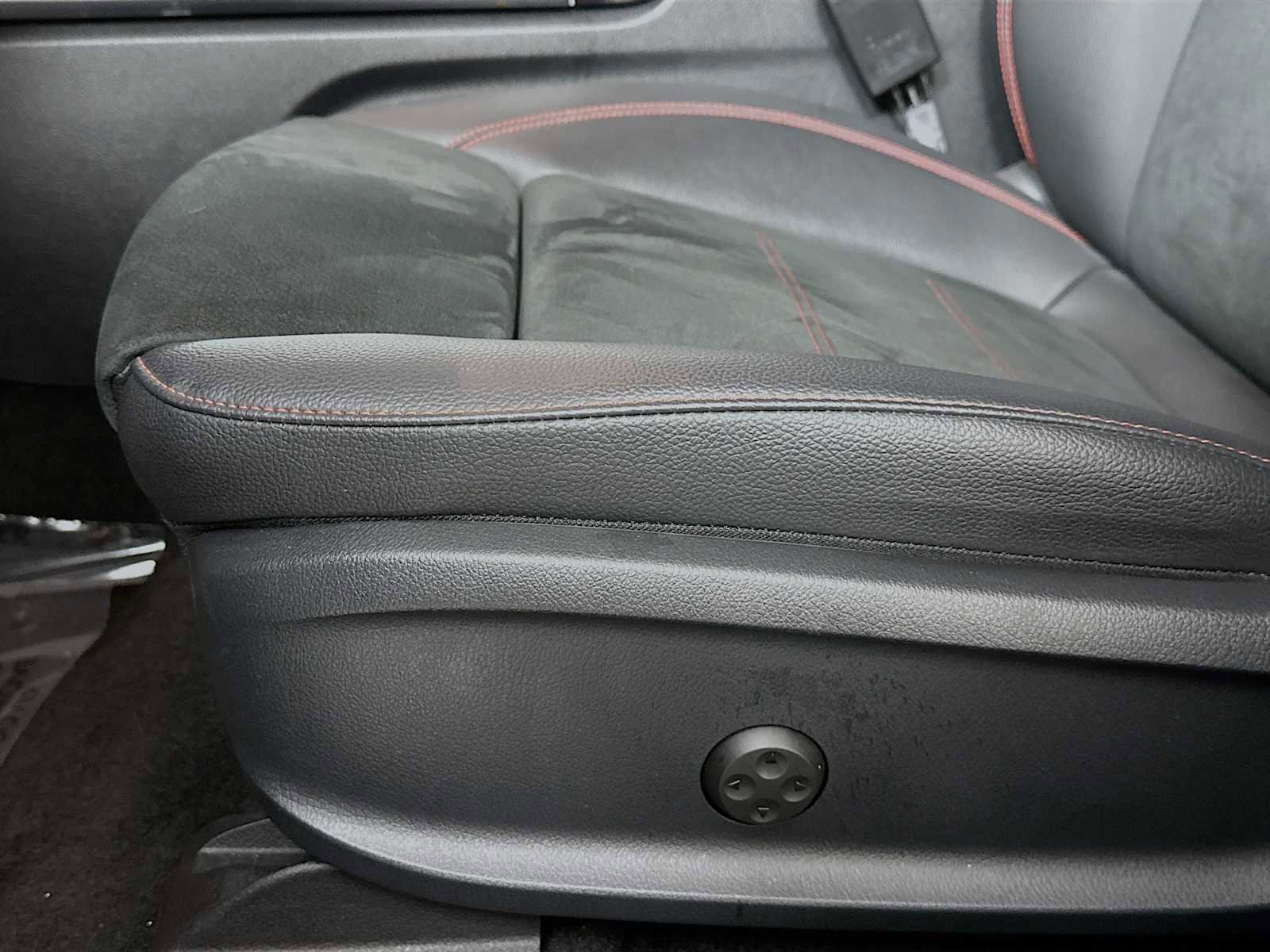 Used 2022 Mercedes-Benz EQB 300 EQB 300 image 12