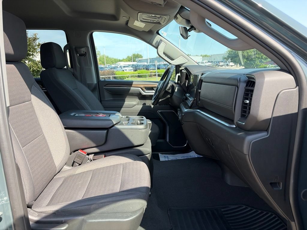Used 2025 Chevrolet Silverado 1500 LT AWD/4WD image 26