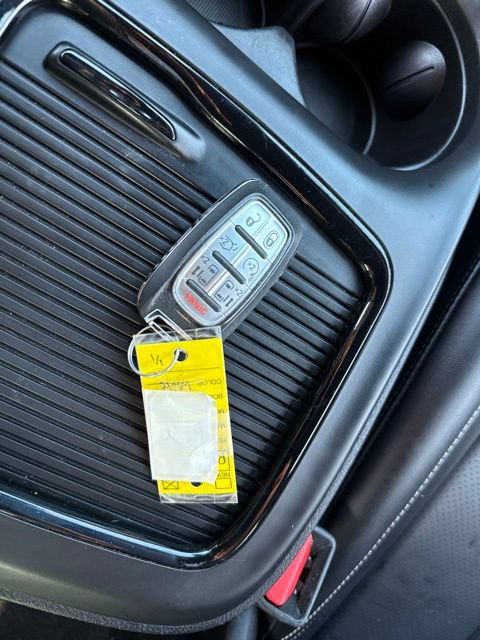 Used 2024 Chrysler Pacifica Limited FWD image 27
