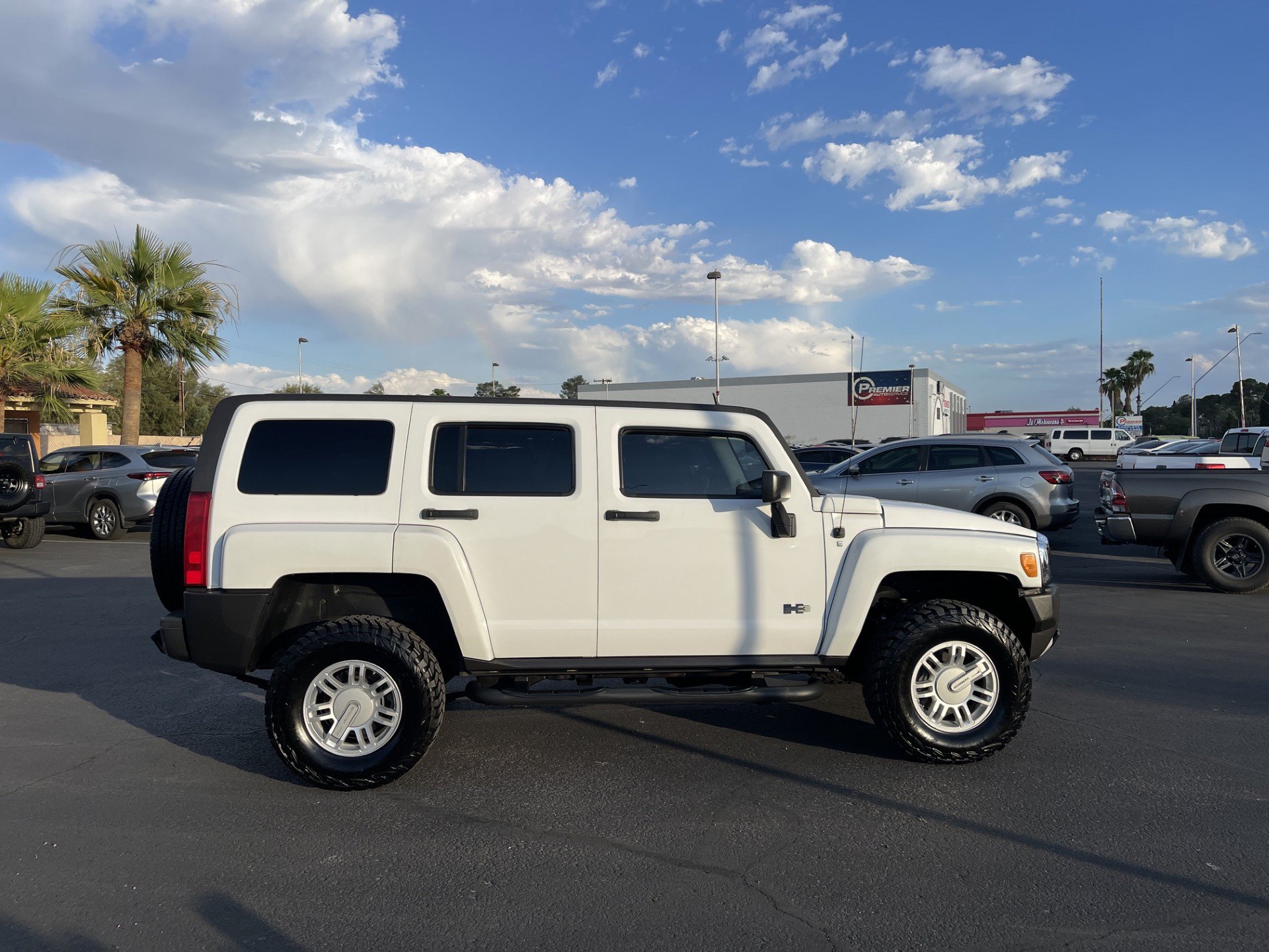 Used 2009 HUMMER H3 Luxury AWD/4WD image 6