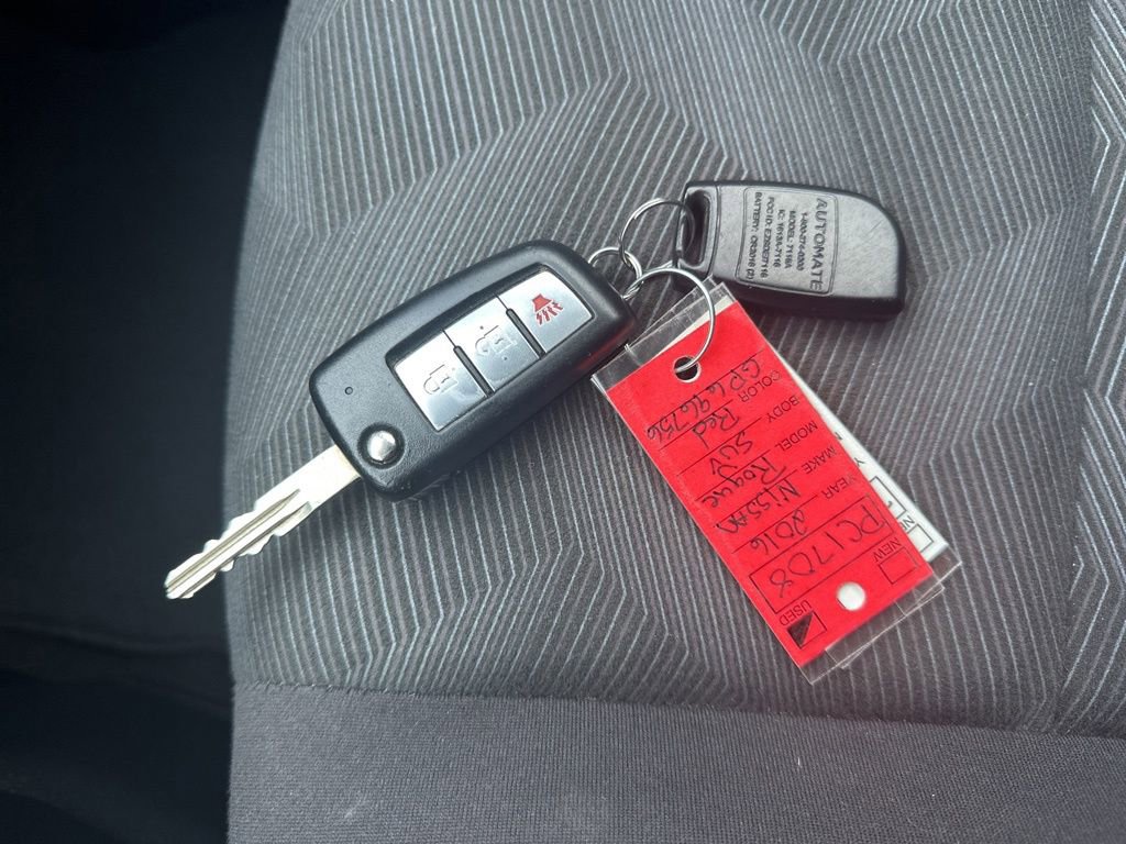 Used 2016 Nissan Rogue S image 30