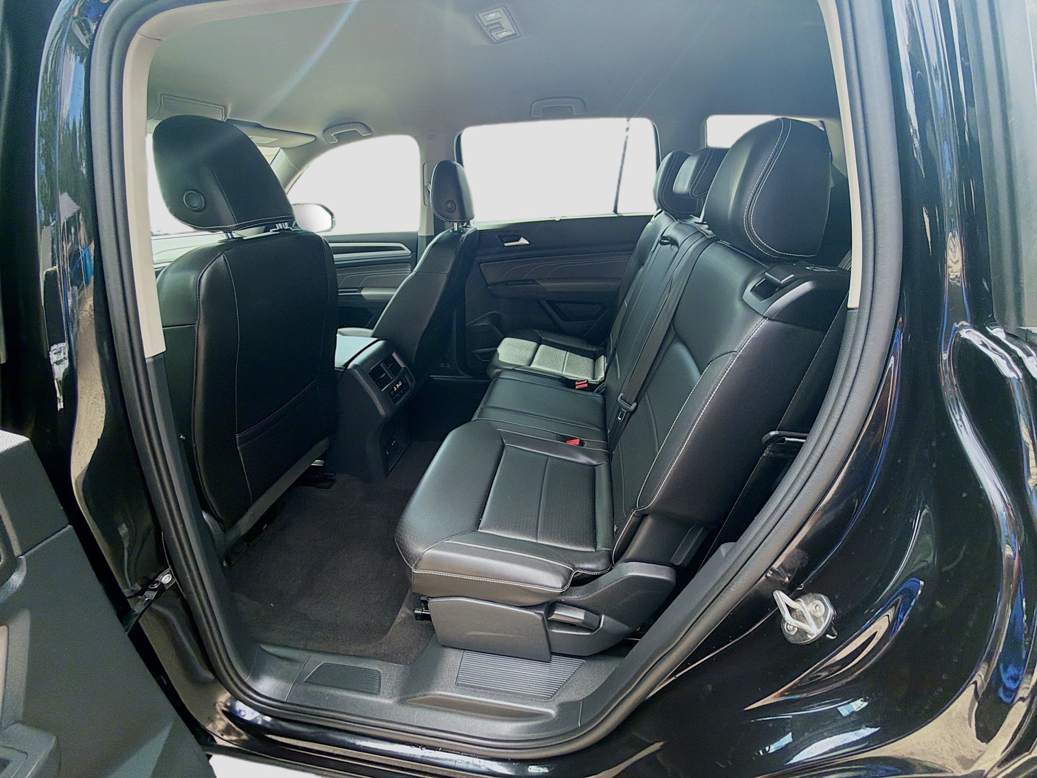 Used 2023 Volkswagen Atlas SE FWD image 23
