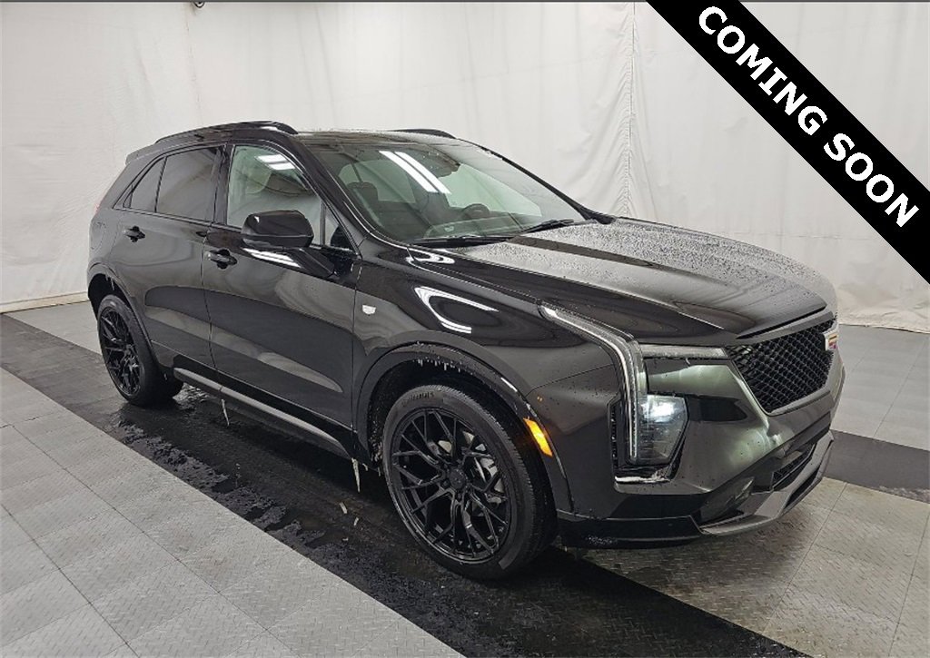 Used 2024 Cadillac XT4 Sport image 2