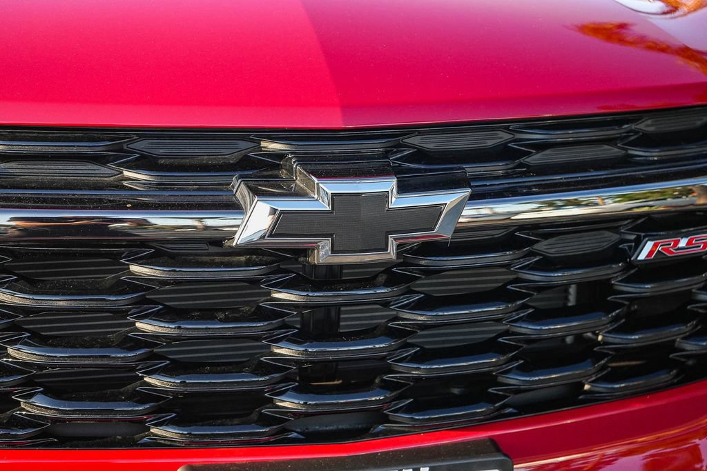 New 2026 Chevrolet Trax RS w/ Sunroof Package FWD image 9