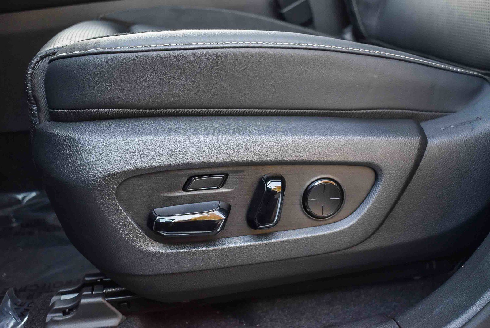 New 2026 Lexus RX 450h AWD image 21