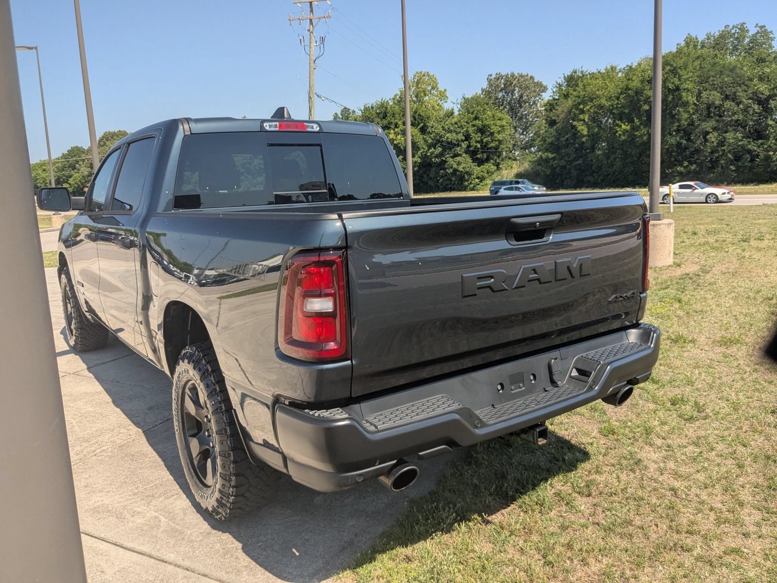 Used 2025 RAM 1500 Warlock AWD/4WD image 5