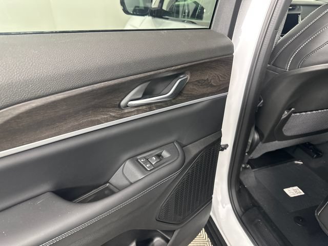 New 2026 Jeep Grand Cherokee Altitude AWD/4WD image 12