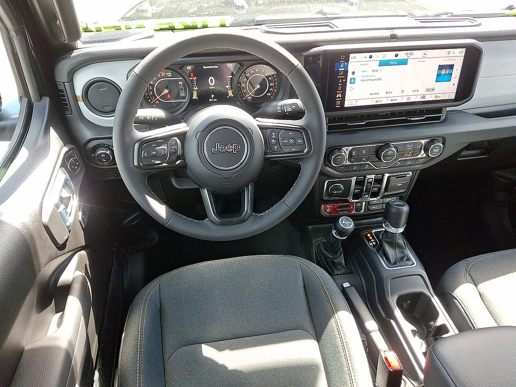 Certified 2026 Jeep Gladiator Sport AWD/4WD image 13