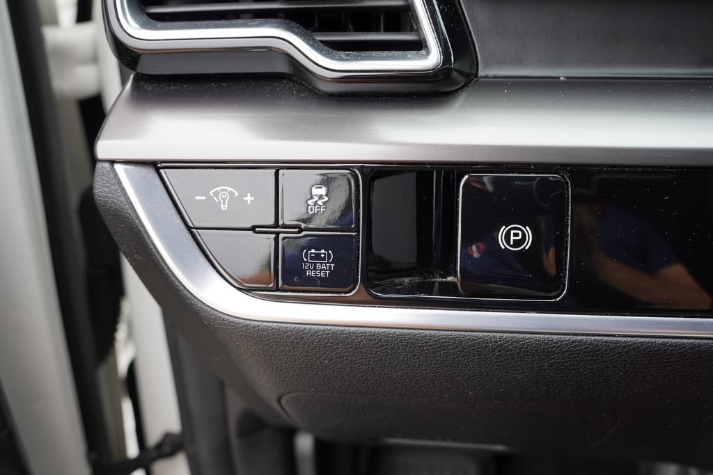Certified 2023 Kia Sportage EX AWD/4WD image 23