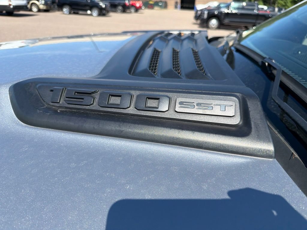 Used 2025 RAM 1500 Laramie w/ Sport Appearance Package AWD/4WD image 16