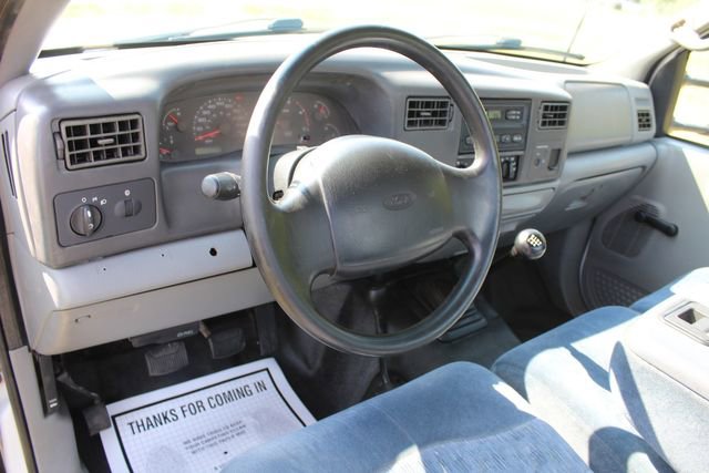 Used 2002 Ford F550 Cab & Chassis image 10