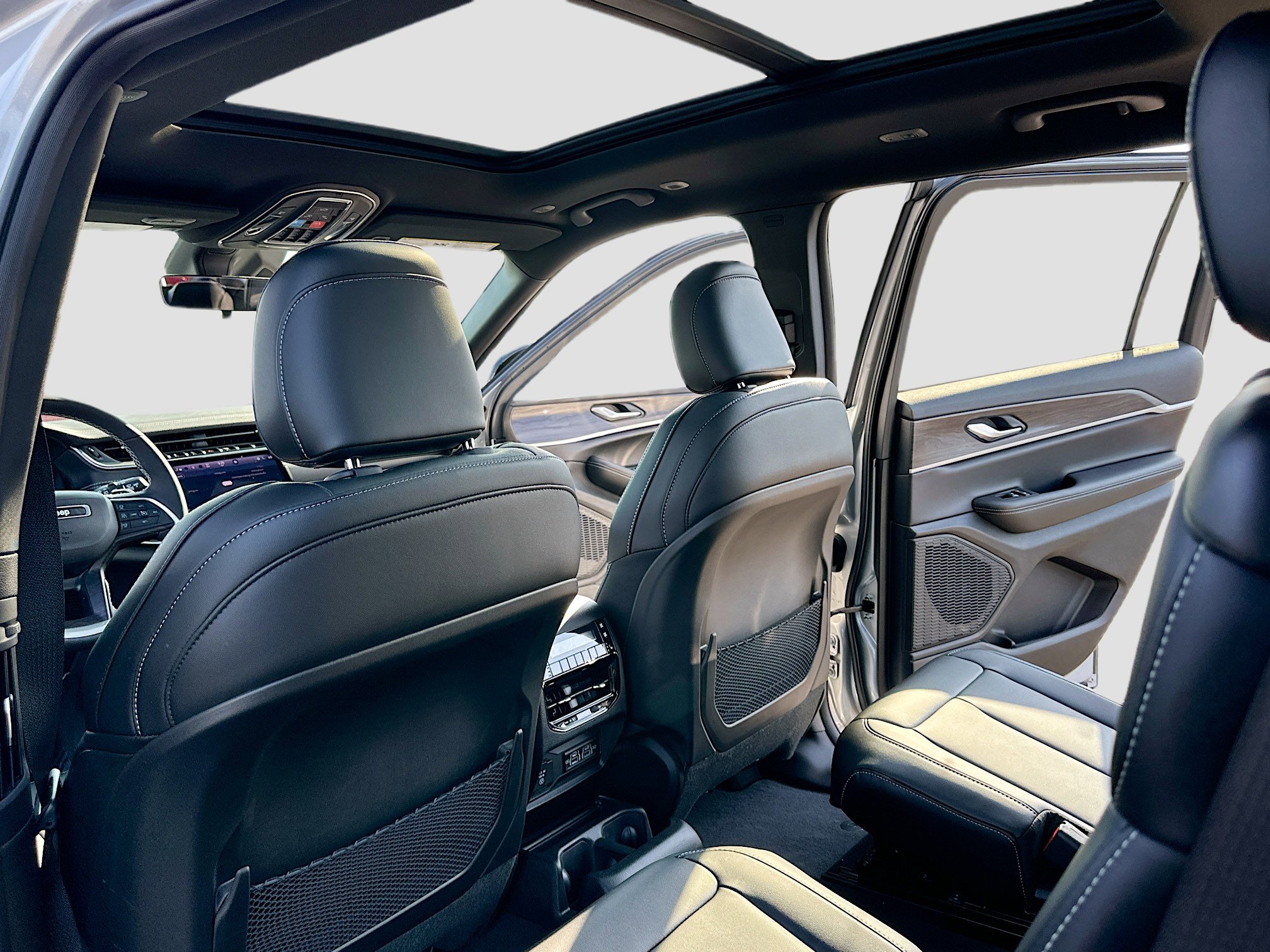 New 2025 Jeep Grand Cherokee L Limited image 6
