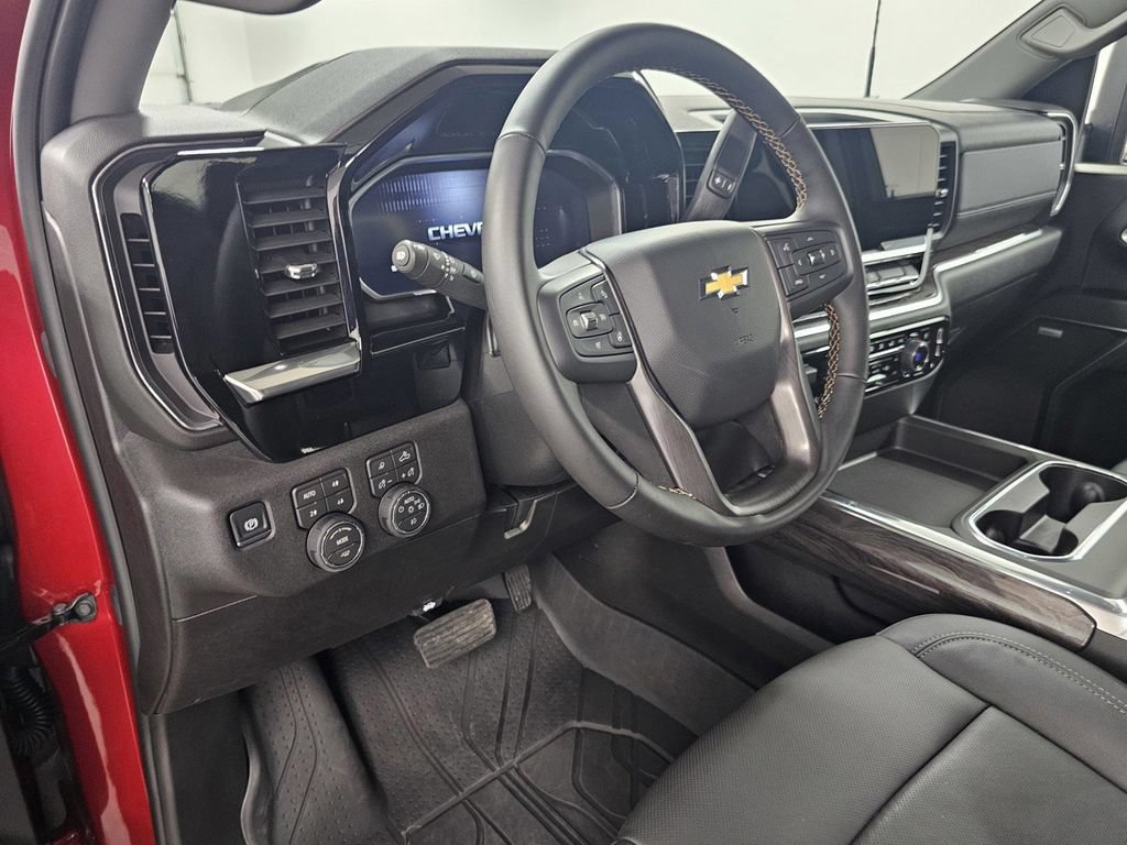 Used 2026 Chevrolet Silverado 2500 LTZ w/ LTZ Convenience Package AWD/4WD image 13