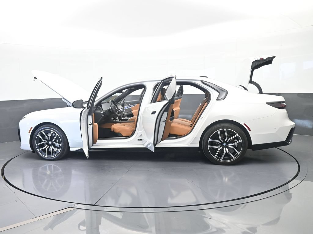Used 2025 BMW 740i xDrive AWD/4WD image 86