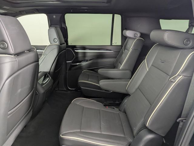 Used 2025 Cadillac Escalade ESV Sport w/ Touring Package image 16