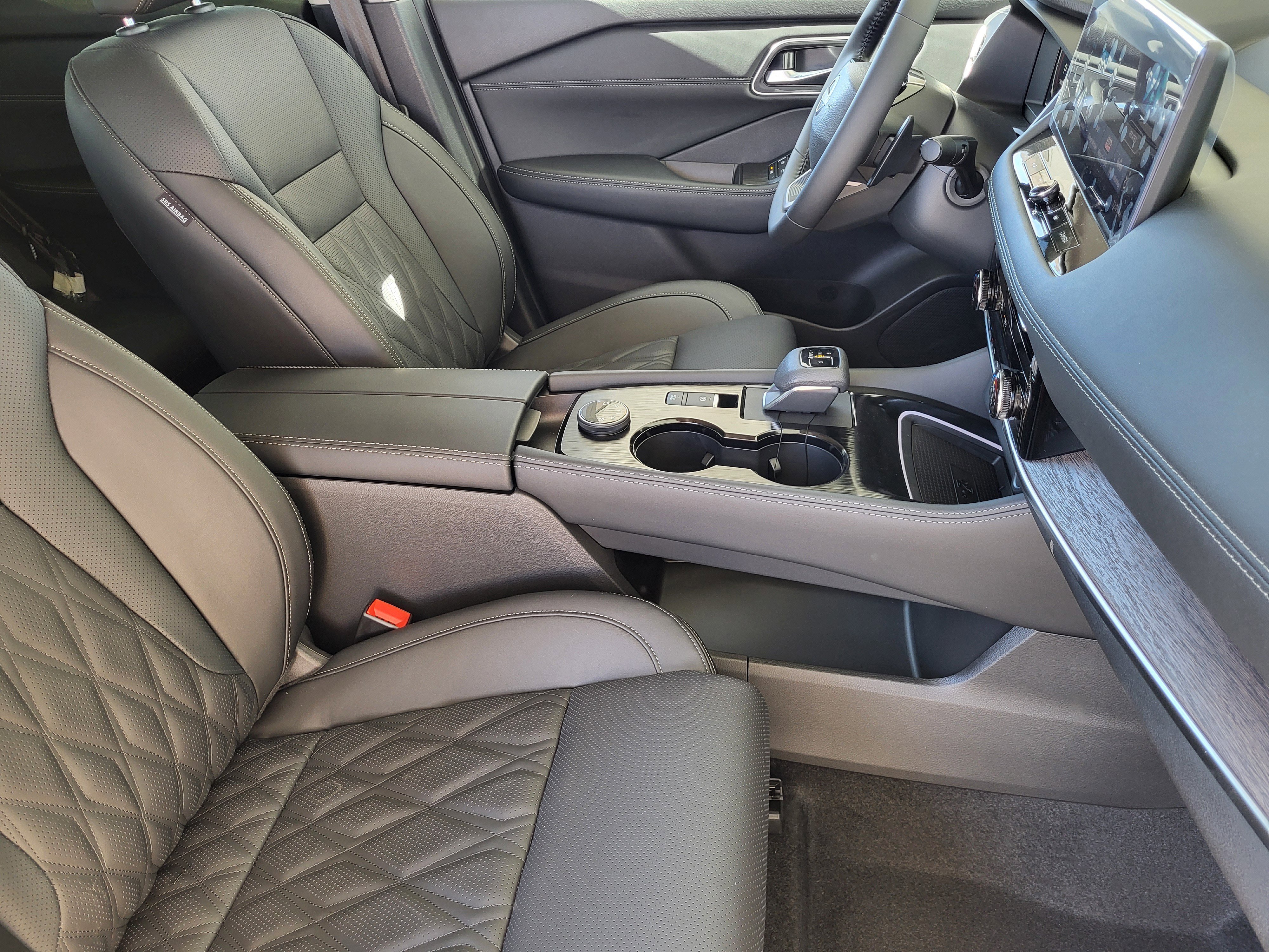 New 2026 Nissan Rogue Platinum w/ Platinum Premium Package image 8